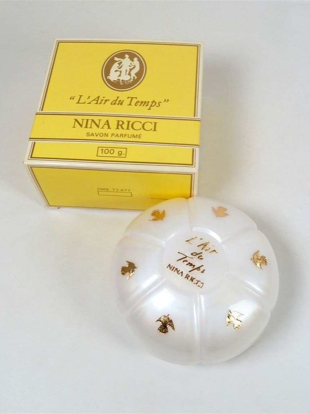 Vintage Boxed Nina Ricci Paris L' Air du Temps Perfumed Soap #82557 100g Unused